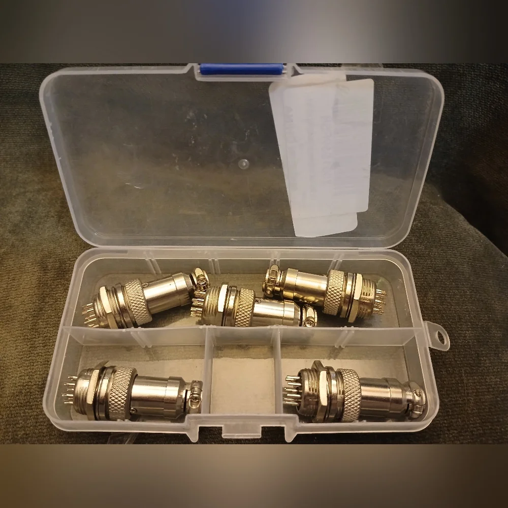 Silver Metal Connectors Set